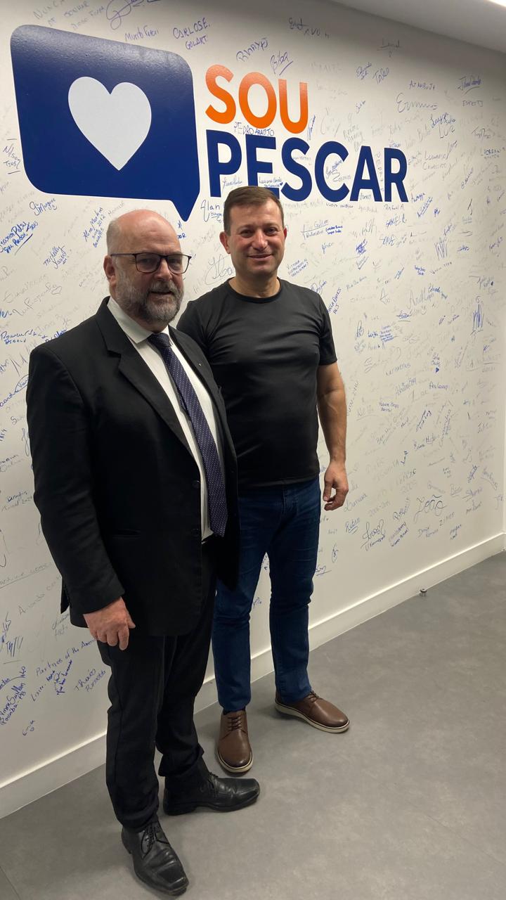 Presidente Vitor Augusto Koch visita sede da Fundação Projeto Pescar, em Porto Alegre